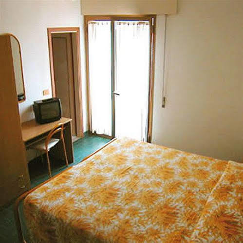 Hotel Due Torri Porto Azzurro Exterior foto
