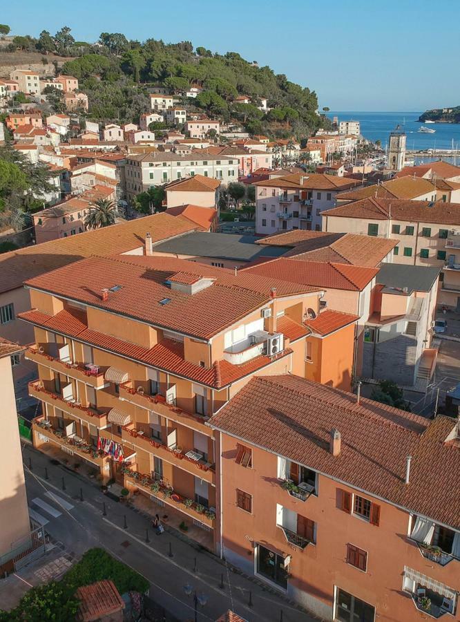 Hotel Due Torri Porto Azzurro Exterior foto